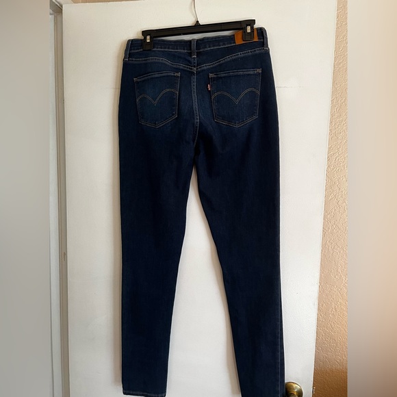 Levi’s High Rise Skinny jean, size 30 - Picture 2 of 4